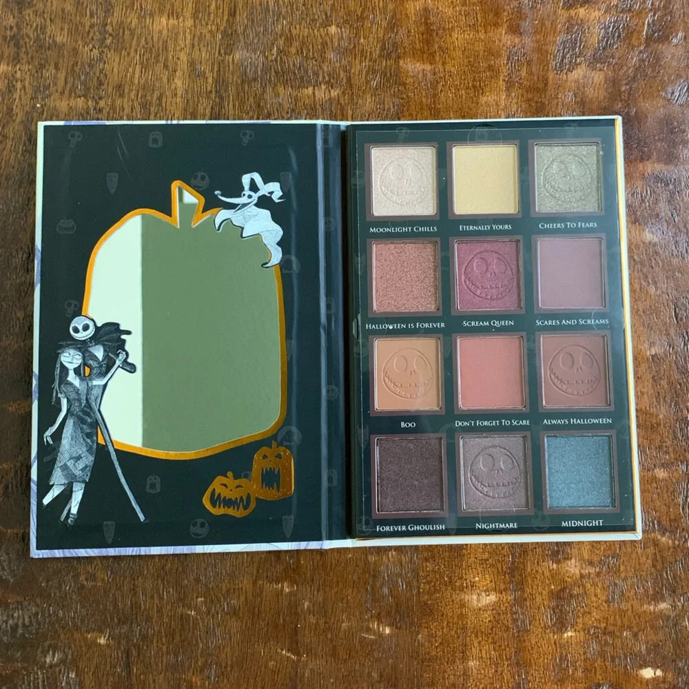 New Taste Beauty x Disney The Nightmare Before Christmas Eyeshadow Palette